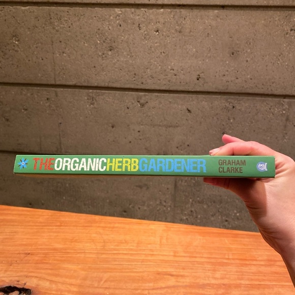 Softcover The Organic Herb Gardener - Picture 5 of 9